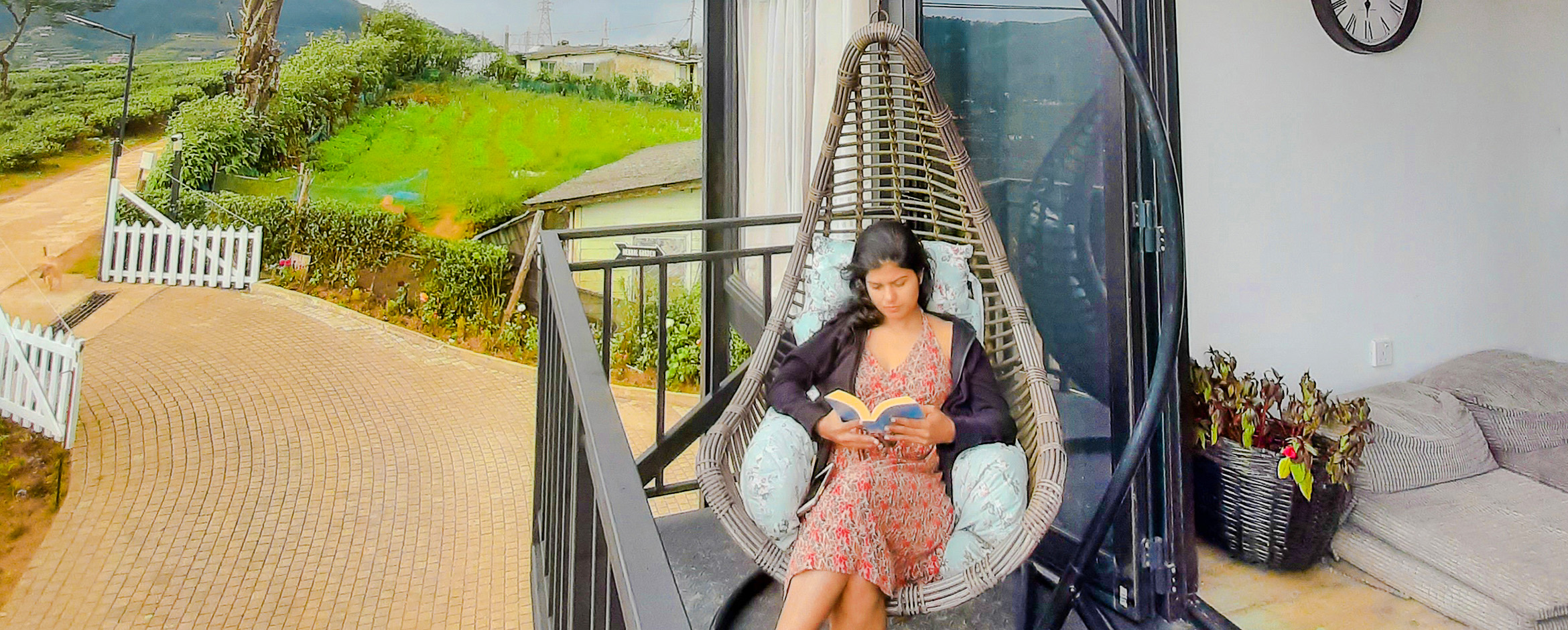 Lounge area Enjoy Your Favourite Book